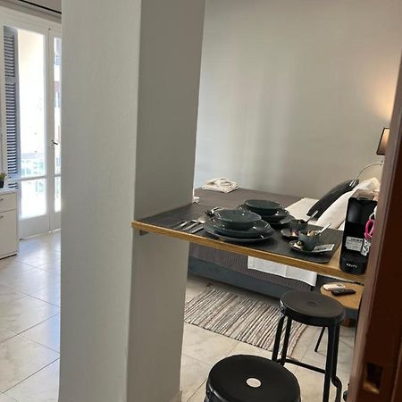 아테네 Living Near Acropolis By Sylvia Staikou At Nikis Str 아파트 외부 사진